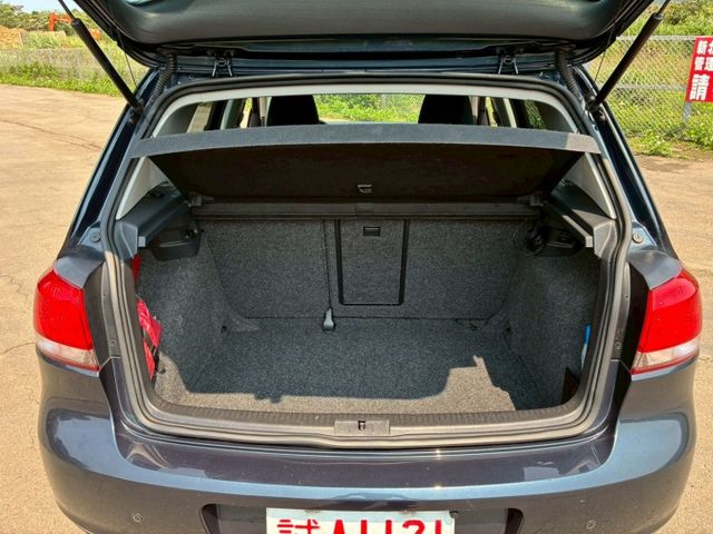 2012年 福斯 goif 深藍 里程：18萬 配備：鋁圈/液晶顯示器/倒車顯影/液晶影音系統/霧燈等⋯歡迎來店賞車  第11張相片