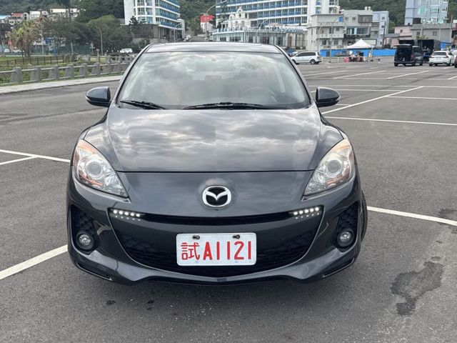 2013年 馬自達 馬三 經典鐵灰 行駛里程：13萬 配備：液晶影音系統/方向盤音量控制/點狀日行燈 歡迎來店賞車  第2張相片