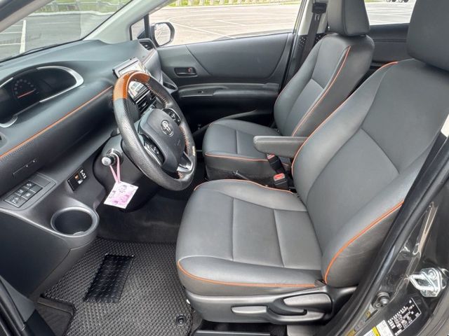 2021年 豐田 SIENTA 1.8 閃粉鐵灰「原鈑原漆」重點配備：電動滑門/車道偏移/抬頭顯示器/車輛防撞等....  第8張相片