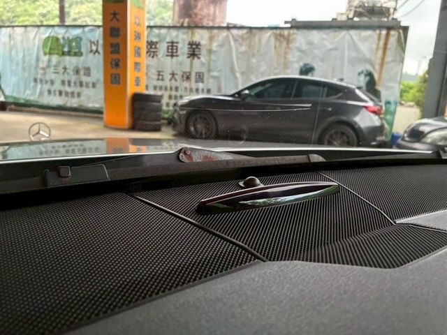 『經典賓士，帥氣立標』 2010年 賓士 E250重點配備：液晶儀表/前車距雷達/桃木內飾/倒車顯影/盲點偵測/CD影音  第18張相片