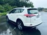 2017年 Toyota RAV4 『ACC跟車』重點配備：倒車顯影/後視鏡顯示器/免鑰匙/後備箱旅行燈/迎賓踏板  第4張縮圖