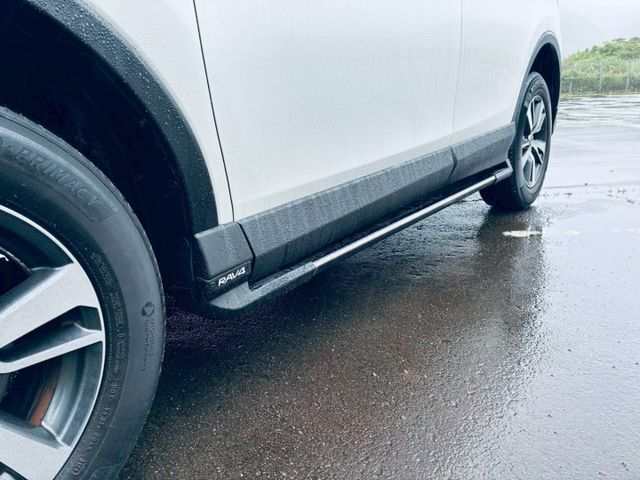 2017年 Toyota RAV4 『ACC跟車』重點配備：倒車顯影/後視鏡顯示器/免鑰匙/後備箱旅行燈/迎賓踏板  第15張相片