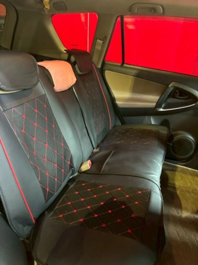 2011年 RAV4 黑色 「旅行好夥伴」「旅行代步首選，省油有力又舒適」歡迎來店賞車  第13張相片