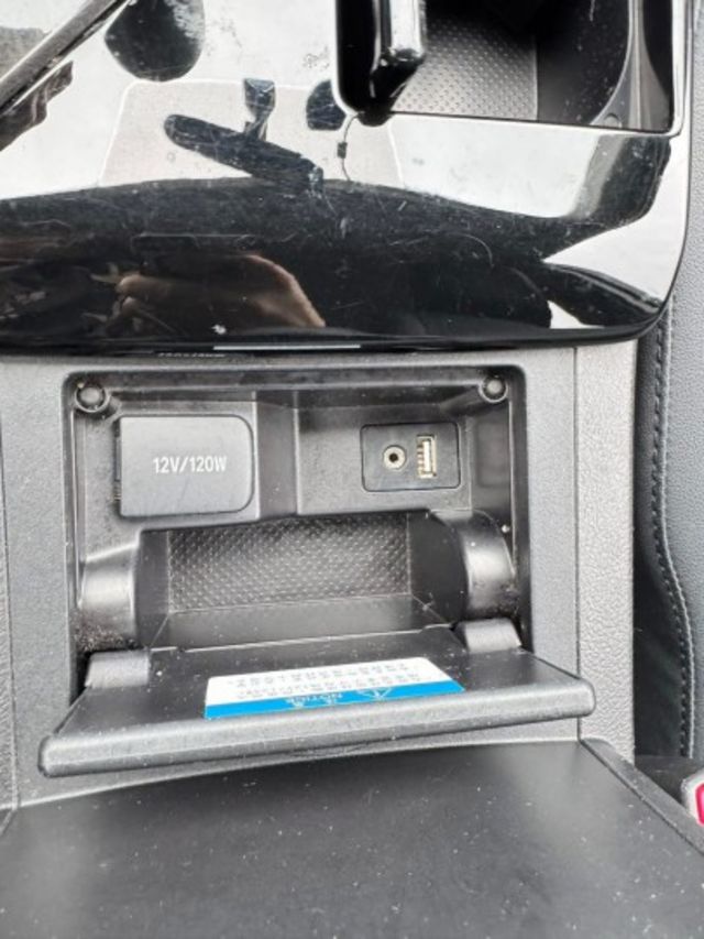 重點配備：倒車雷達/前車距偵測/改一鍵啟動/雙區溫控/液晶影音系統/抬頭顯示/後座出風口/方向盤音量控制/行車記錄器  第11張相片
