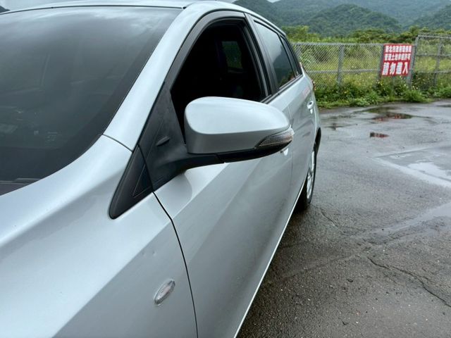 重點配備：鋁圈/皮椅/倒車顯影/倒車雷達/前霧燈/液晶影音系統/電子式後視鏡/改GPS/抬頭顯示器/後照鏡方向燈  第9張相片