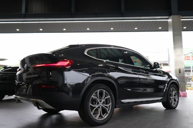 2019總代理BMW X4 20I原鈑件 全原廠保養  第4張相片