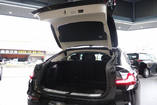 2019總代理BMW X4 20I原鈑件 全原廠保養  第8張相片