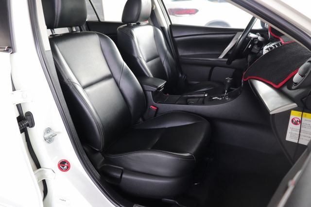 電動天窗/換檔撥片/免鑰匙啟動車門鎖/6只揚聲器  第9張相片