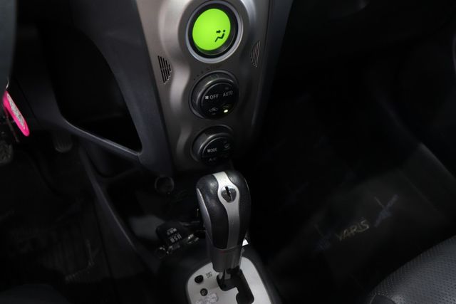 方向盤快控鍵/恆溫空調/免鑰匙啟動車門鎖/電動折疊後視鏡  第16張相片