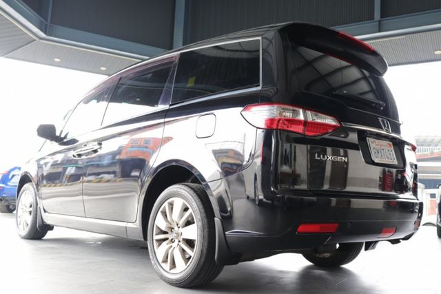 2010 Luxgen 7 MPV 電動滑門 一手車 低里程 原廠保養  第9張相片