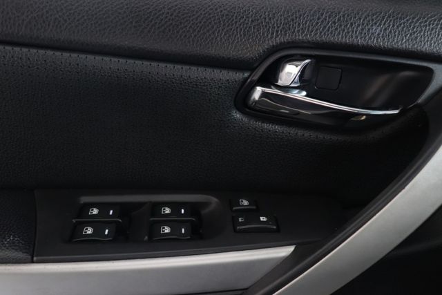 2010 Luxgen 7 MPV 電動滑門 一手車 低里程 原廠保養  第13張相片