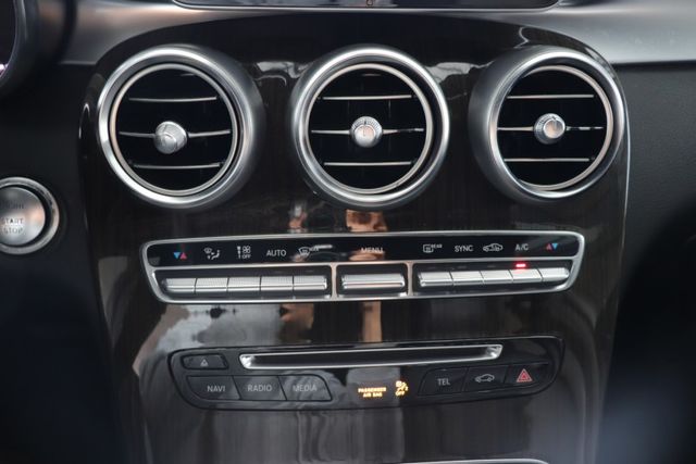 2017 賓士 GLC300 4MATIC LED/天窗/倒車顯影/電尾門  第5張相片