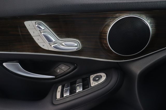 2017 賓士 GLC300 4MATIC LED/天窗/倒車顯影/電尾門  第7張相片