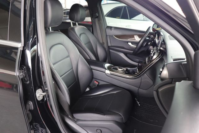 2017 賓士 GLC300 4MATIC LED/天窗/倒車顯影/電尾門  第13張相片