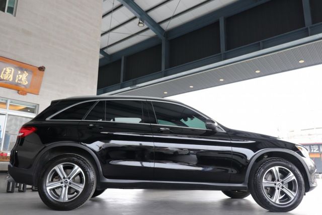 2017 賓士 GLC300 4MATIC LED/天窗/倒車顯影/電尾門  第15張相片