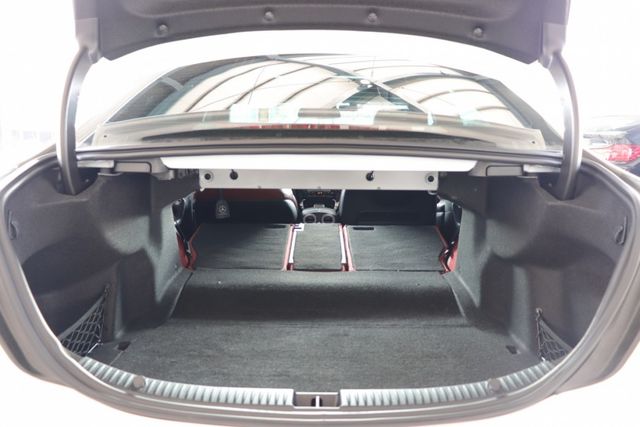 2016賓士C300 柏林之音 紅內裝 冷熱通風椅 無任何待修  第3張相片