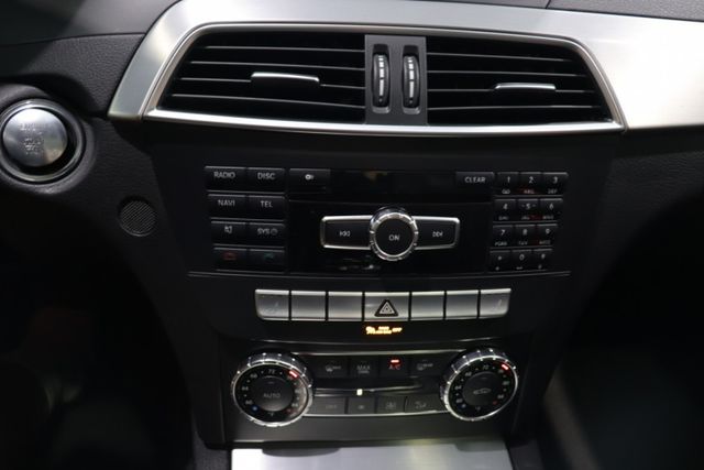 2012 M-Benz  C25/ 原鈑件/ 全景天窗 /雙前座電動調整  第7張相片