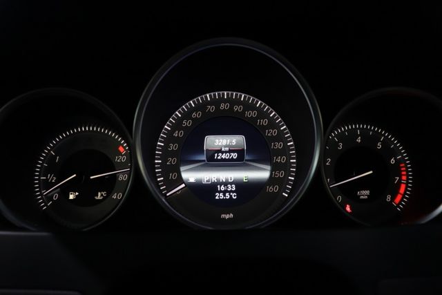 2012 M-Benz  C25/ 原鈑件/ 全景天窗 /雙前座電動調整  第11張相片