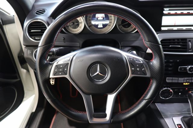 2012 M-Benz  C25/ 原鈑件/ 全景天窗 /雙前座電動調整  第12張相片