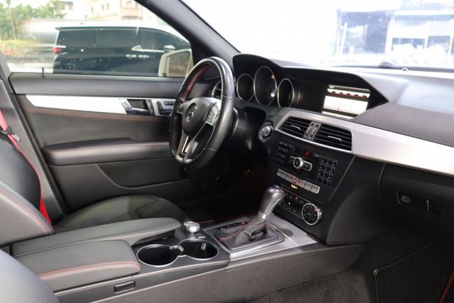 2012 M-Benz  C25/ 原鈑件/ 全景天窗 /雙前座電動調整  第15張相片