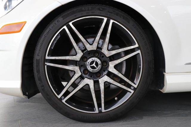 2012 M-Benz  C25/ 原鈑件/ 全景天窗 /雙前座電動調整  第17張相片