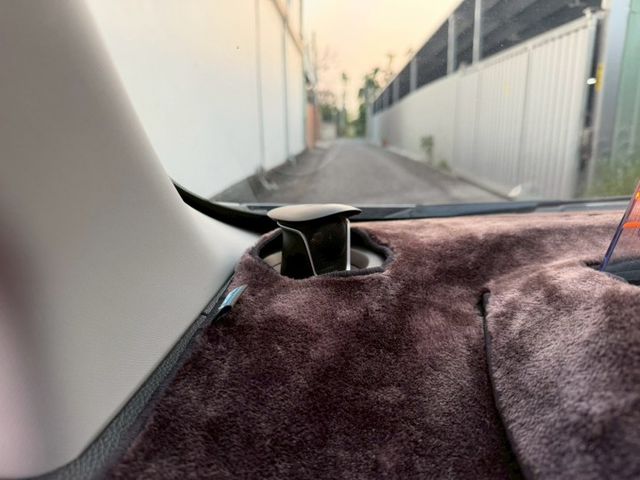 空力套件/原鈑件/環景影像系統/電動天窗/HUD抬頭顯示器  第3張相片