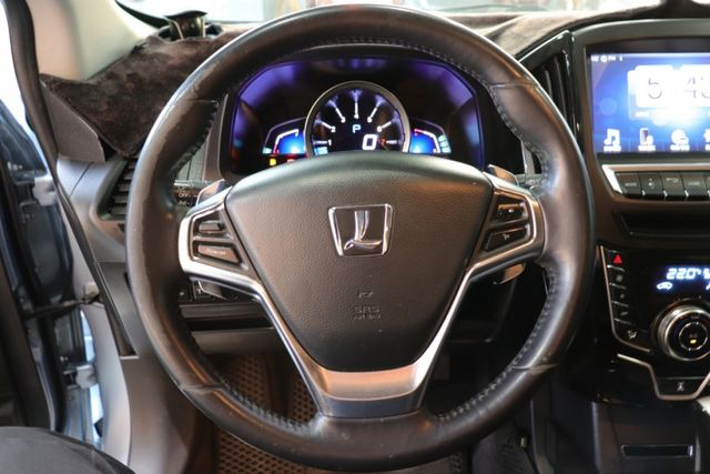 空力套件/原鈑件/環景影像系統/電動天窗/HUD抬頭顯示器  第10張相片