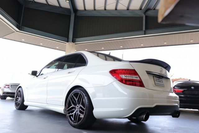 全景天窗/定速巡航/低里程/後座出風口  第18張相片