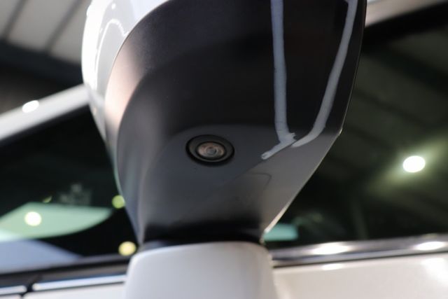 7人座/主動轉向頭燈/環景影像系統/自動停車系統/ACC主動跟車系統  第16張相片