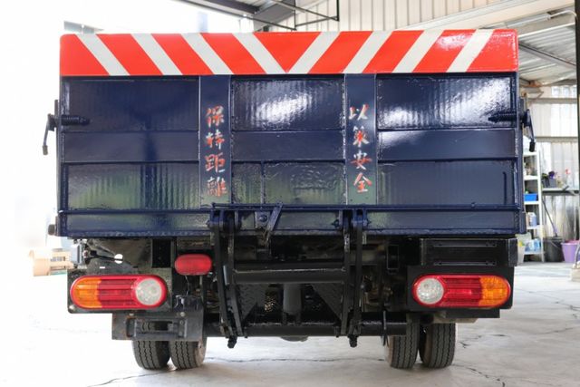 昇降尾門/原廠標配主動安全/鐵床手排  第17張相片