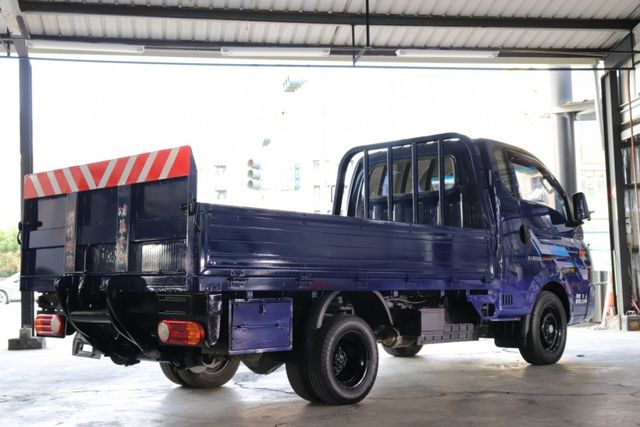 昇降尾門/原廠標配主動安全/鐵床手排  第18張相片