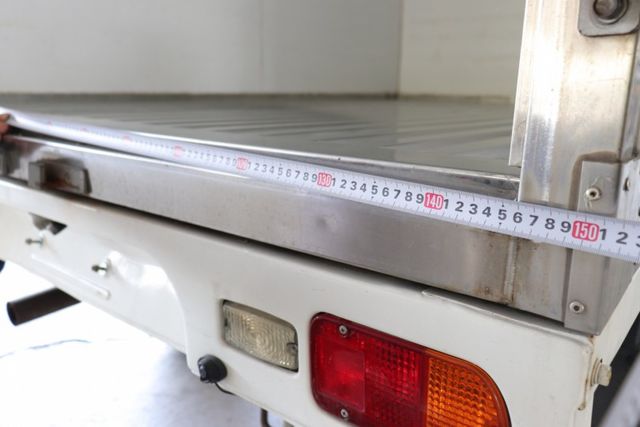 極低溫冷凍廂/頭燈水平手動調整/前座電動窗  第6張相片