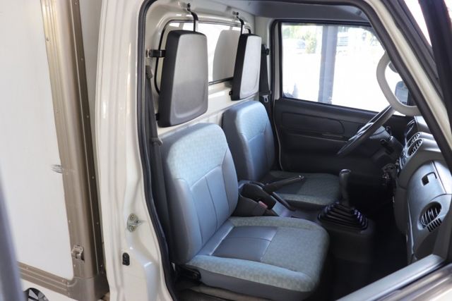 極低溫冷凍廂/頭燈水平手動調整/前座電動窗  第15張相片