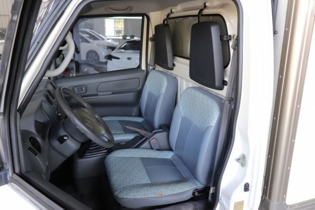 極低溫冷凍廂/頭燈水平手動調整/前座電動窗  第16張相片