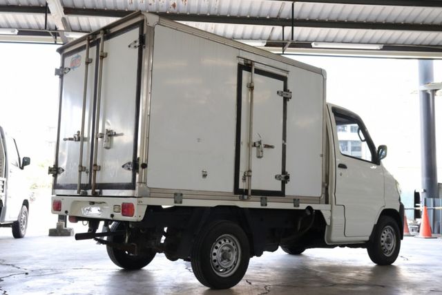 極低溫冷凍廂/頭燈水平手動調整/前座電動窗  第20張相片