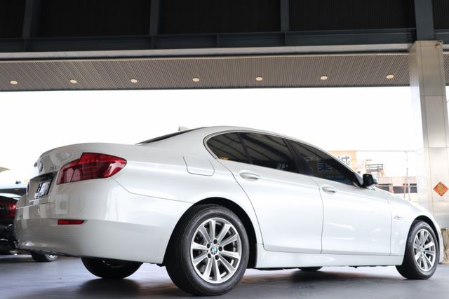 5 SERIES SEDAN F10  第2張相片