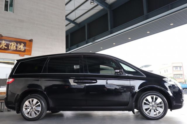 2010 Luxgen 7 MPV 電動滑門 一手車 低里程 原廠保養  第6張相片
