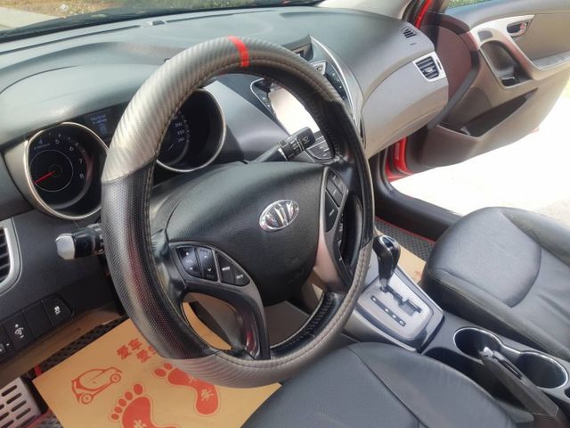 ELANTRA,伊輪強,旗艦版,免鑰匙,電動椅,定速,認證保固中,倒車顯影,年輕人的首選  第7張相片