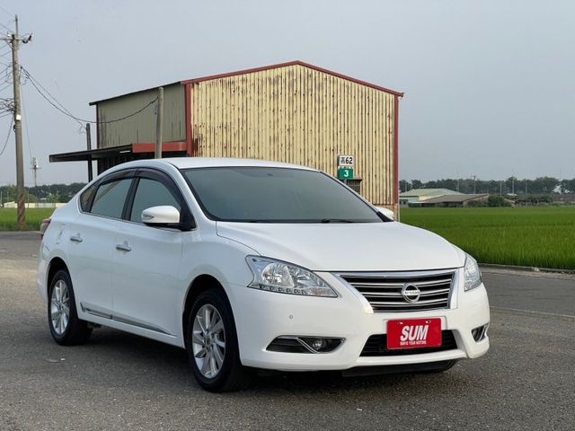 NISSAN,SENTRA,里程僅跑十萬,定速,導航,倒車影像,音量快控  第3張相片