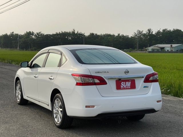 NISSAN,SENTRA,里程僅跑十萬,定速,導航,倒車影像,音量快控  第4張相片
