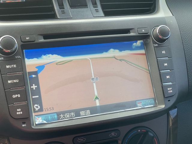 NISSAN,SENTRA,里程僅跑十萬,定速,導航,倒車影像,音量快控  第19張相片