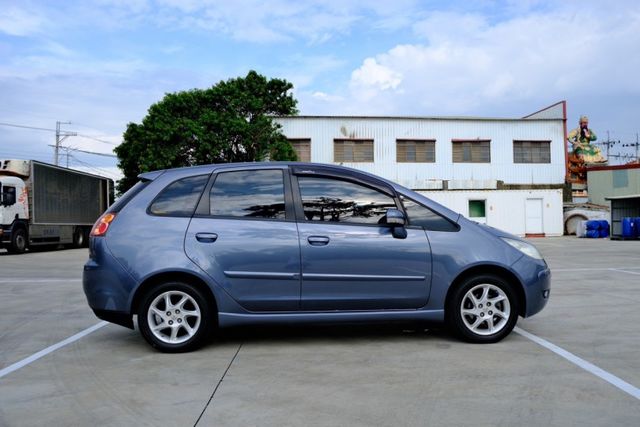 機能超強小休旅  第4張相片