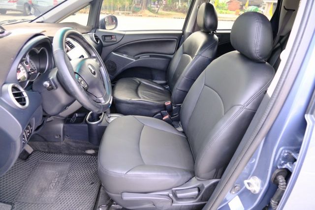 機能超強小休旅  第7張相片