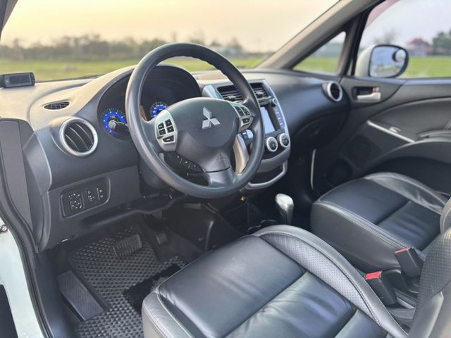 外表小巧  裡面大到誇張！ 全家出門也不嫌擠  第5張相片