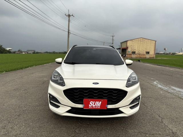 全景式電動天窗✔ 感應式腳踢電動尾門✔ Apple CarPlay / Android Auto  第2張相片