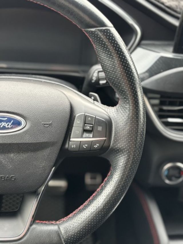 全景式電動天窗✔ 感應式腳踢電動尾門✔ Apple CarPlay / Android Auto  第8張相片