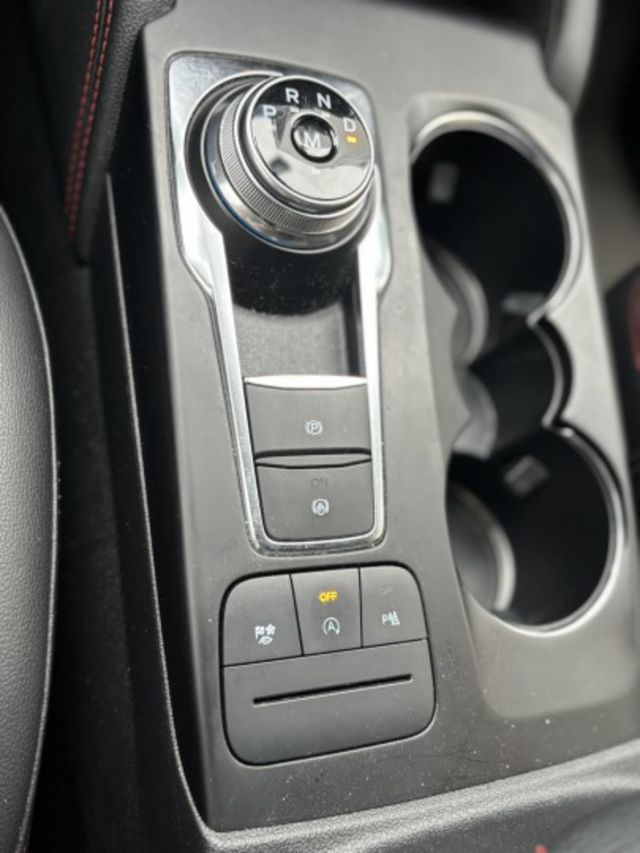 全景式電動天窗✔ 感應式腳踢電動尾門✔ Apple CarPlay / Android Auto  第9張相片