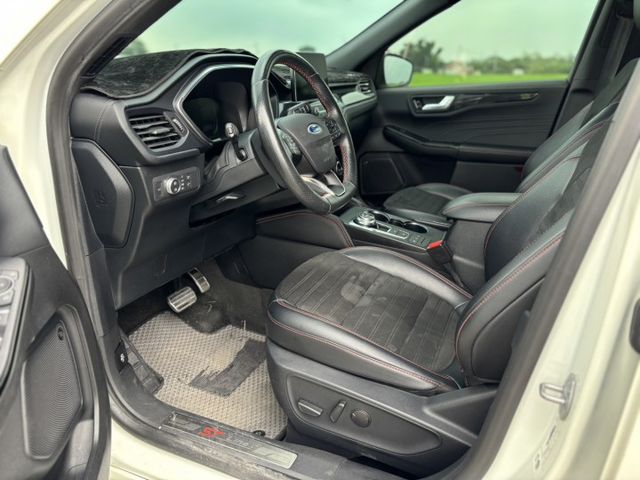 全景式電動天窗✔ 感應式腳踢電動尾門✔ Apple CarPlay / Android Auto  第12張相片