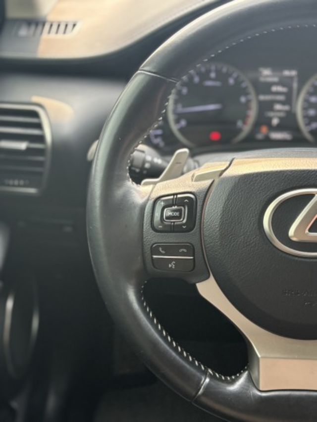 想要一台兼具質感、舒適與安全的豪華SUV？這台絕對值得入手  第6張相片