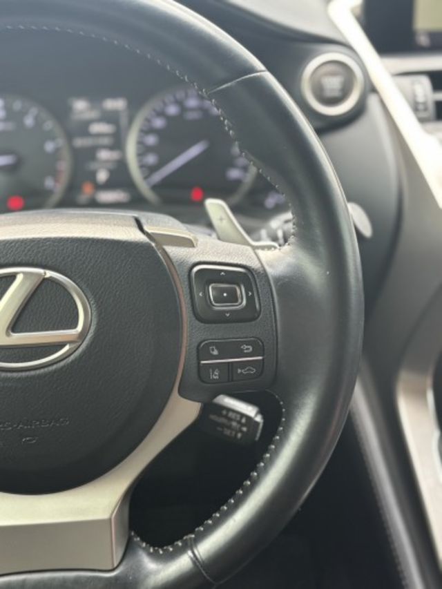 想要一台兼具質感、舒適與安全的豪華SUV？這台絕對值得入手  第7張相片